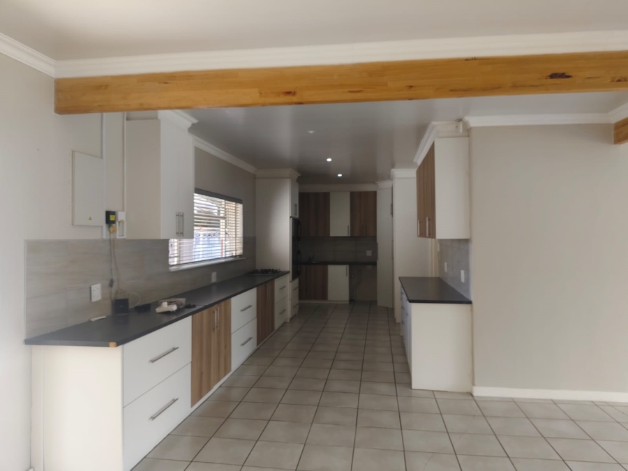 4 Bedroom Property for Sale in Fichardt Park Free State